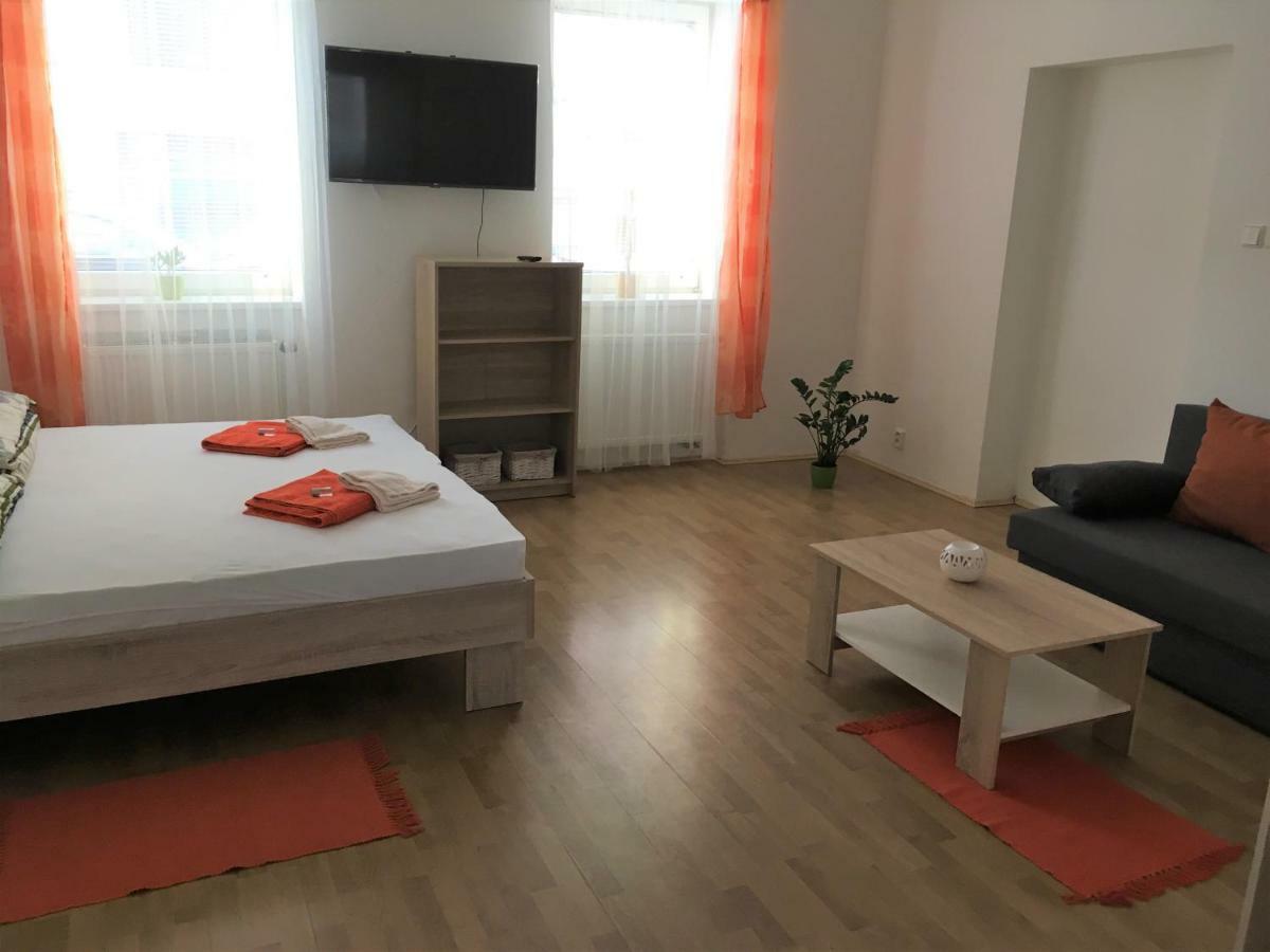 Ferienwohnung Dvacitka Budweis Exterior foto